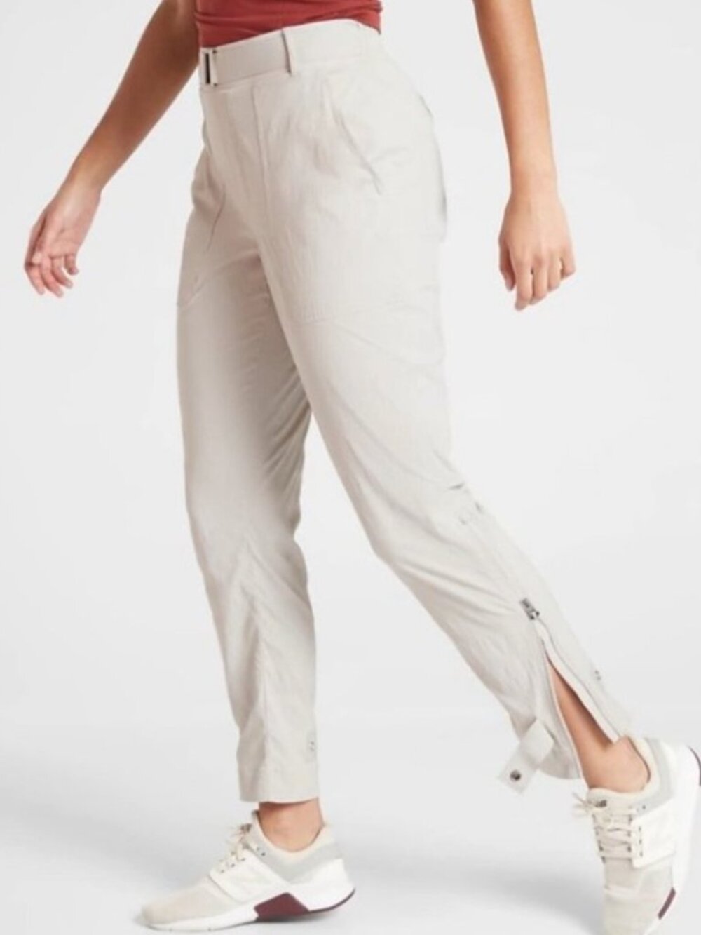 Athleta size 4 Trekkie Belted Pants Stretch nylon Zip leg Hiking Birch Gray